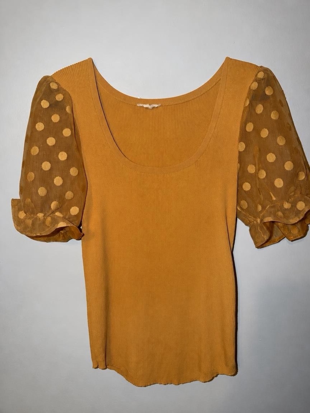 entro Mustard Scoop Neck Ribbed Polka Dot Puff Sleeve Top - Picture 2 of 4